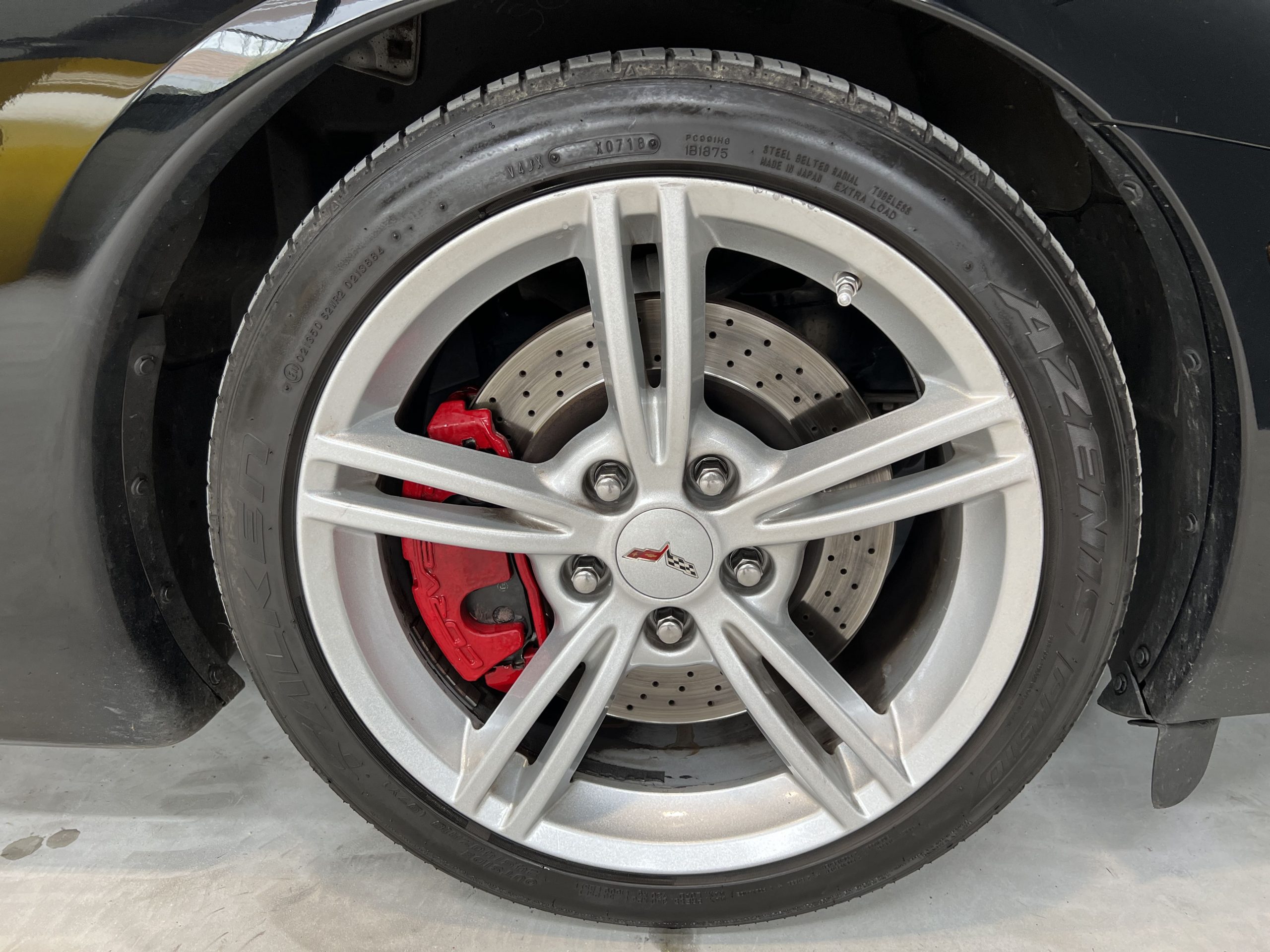 Chevrolet Corvette C6 Noire-blanche 10