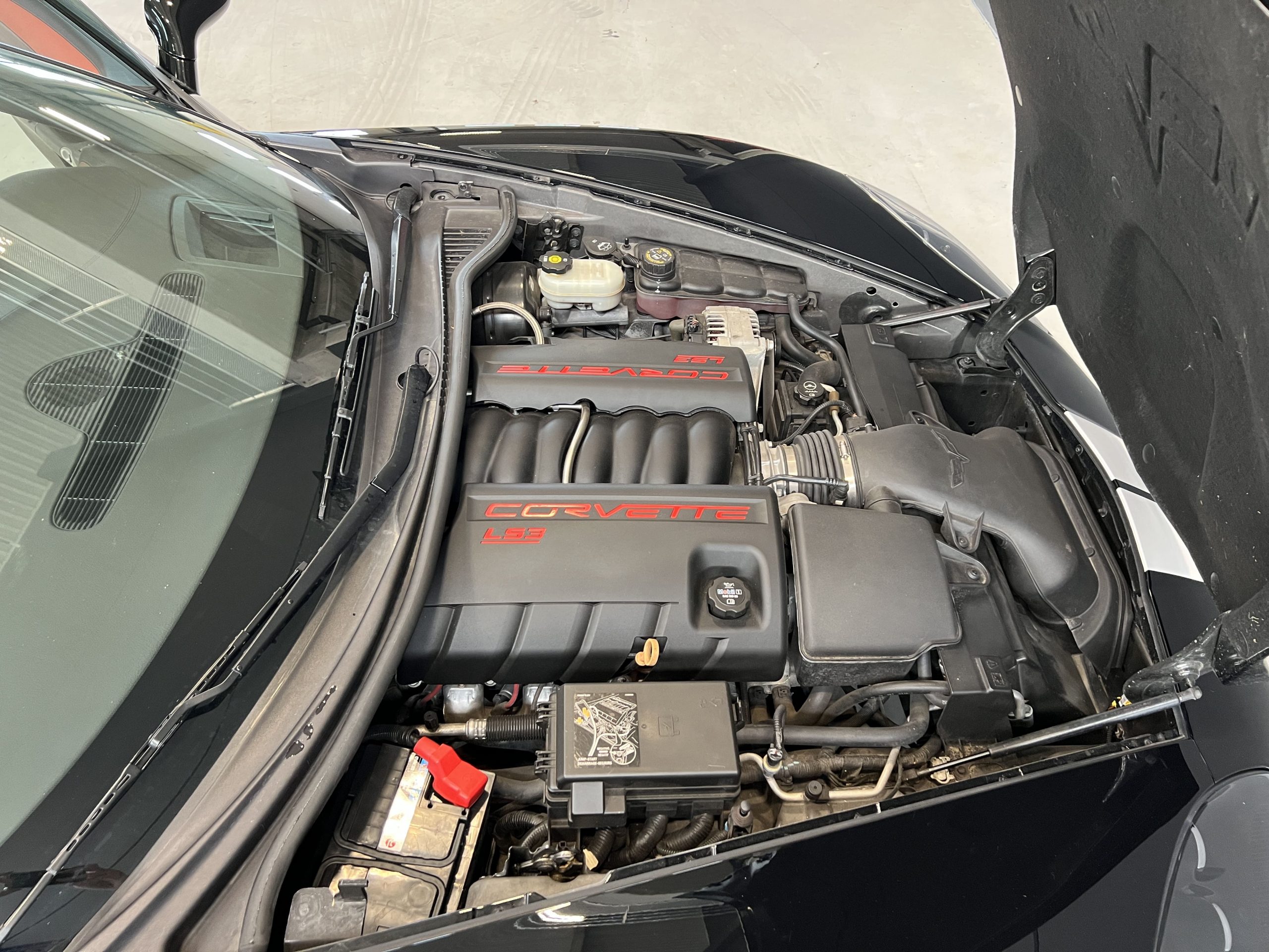 Chevrolet Corvette C6 Noire-blanche 12