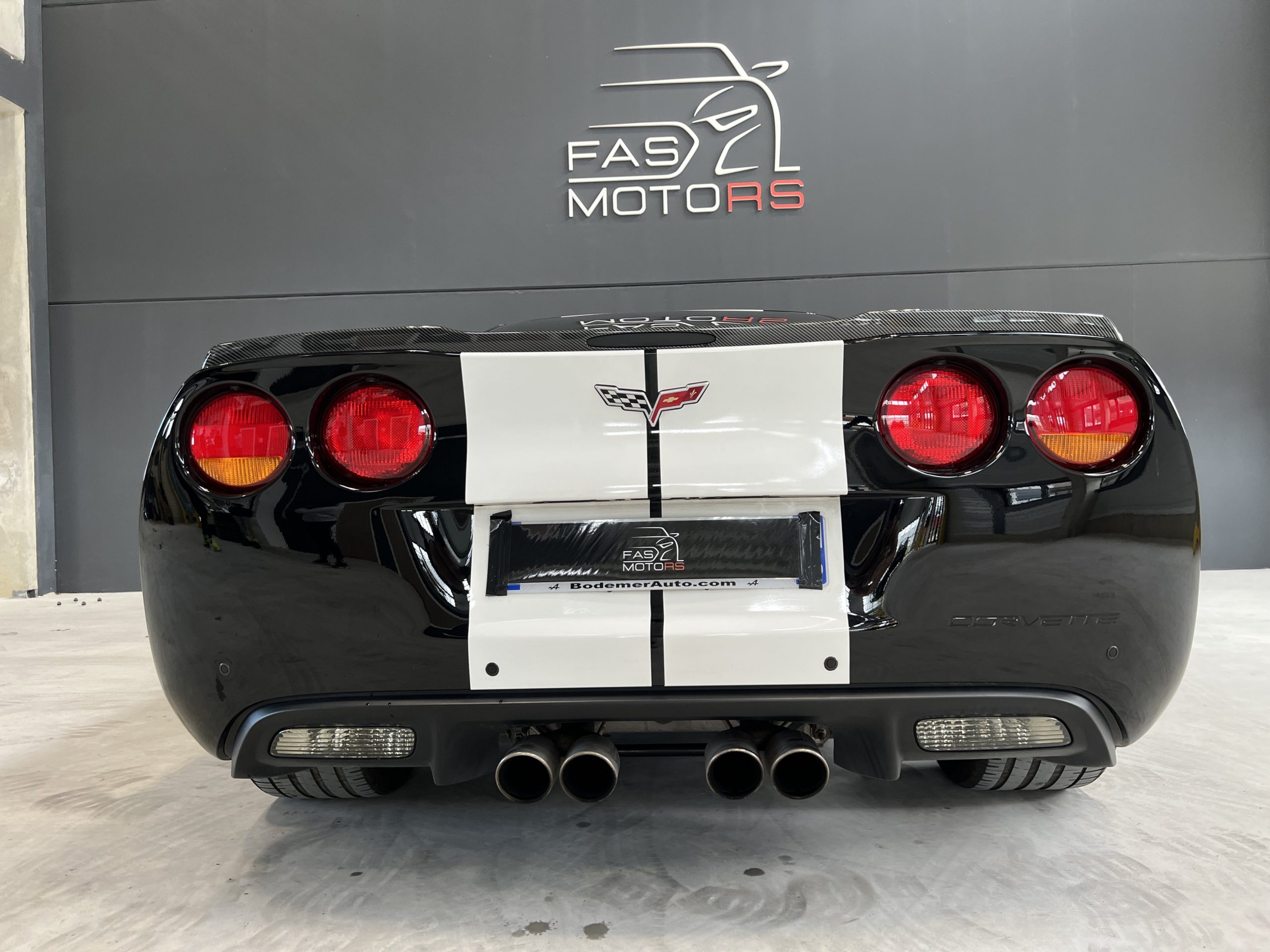Chevrolet Corvette C6 Noire-blanche 15