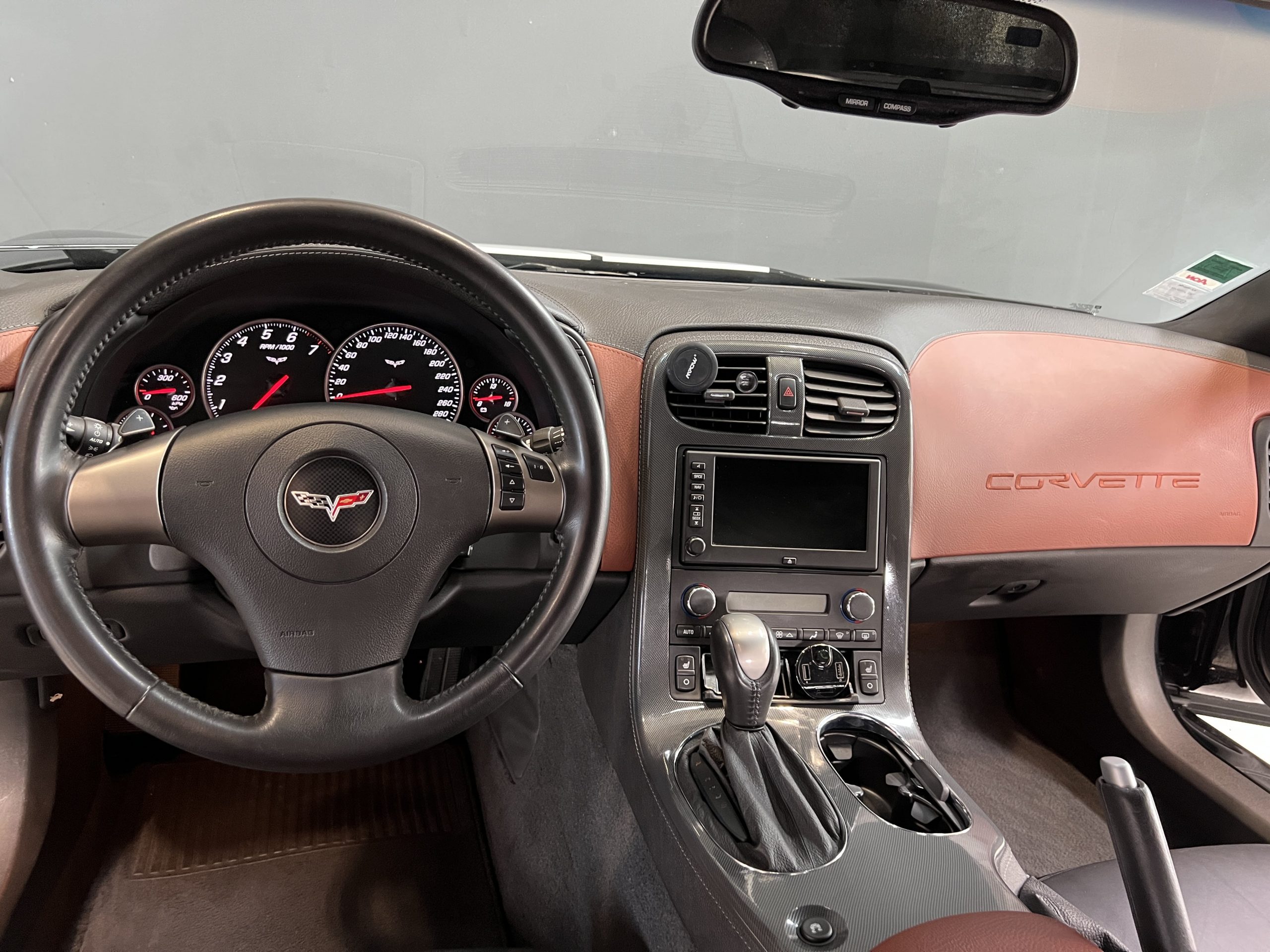 Chevrolet Corvette C6 Noire-blanche 23