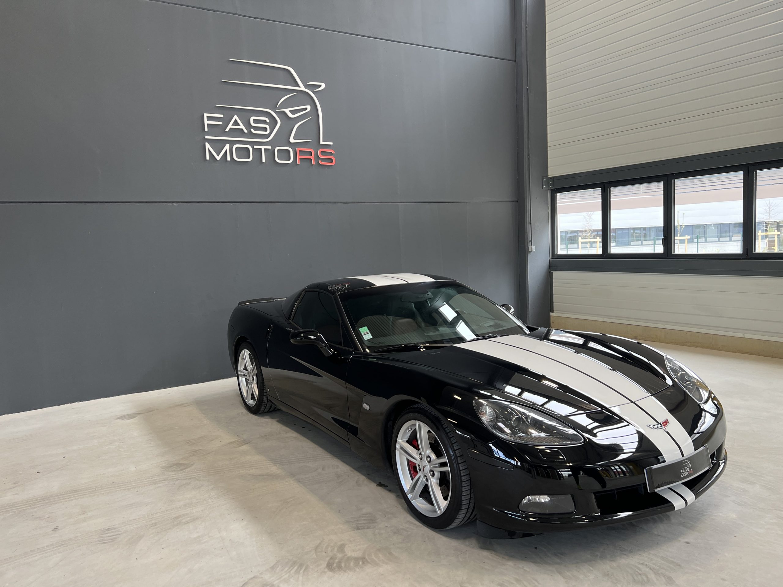 Chevrolet Corvette C6 Noire-blanche 3