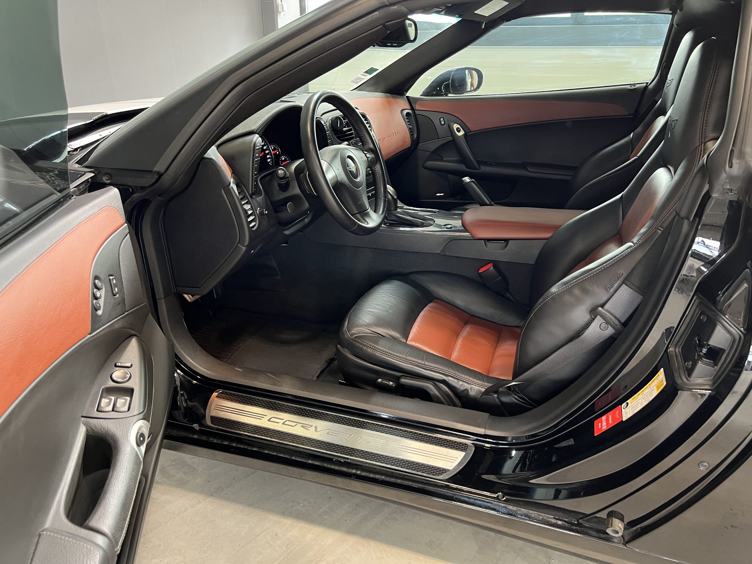 Chevrolet Corvette C6 Noire-blanche 30