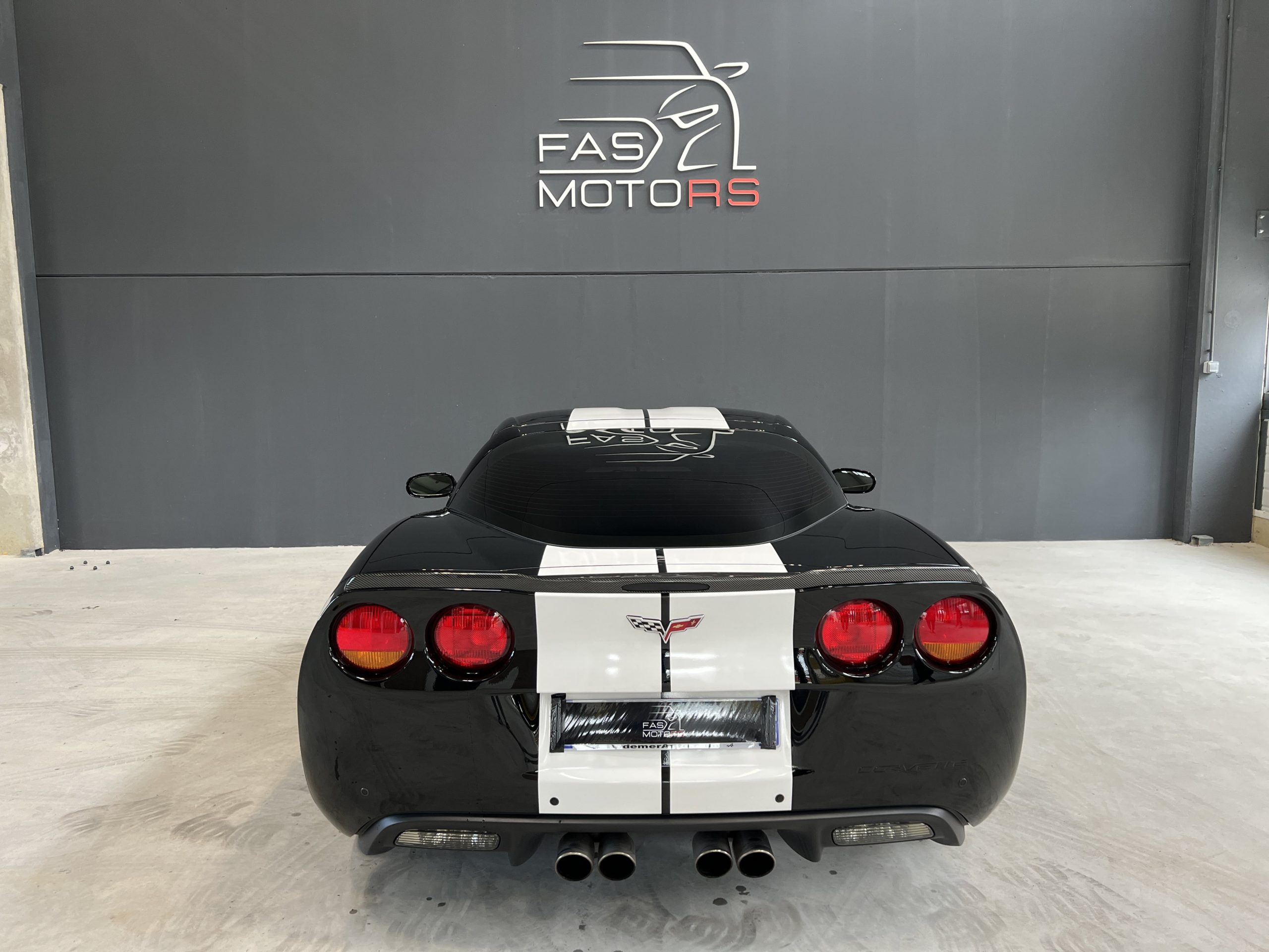 Chevrolet Corvette C6 Noire-blanche 4