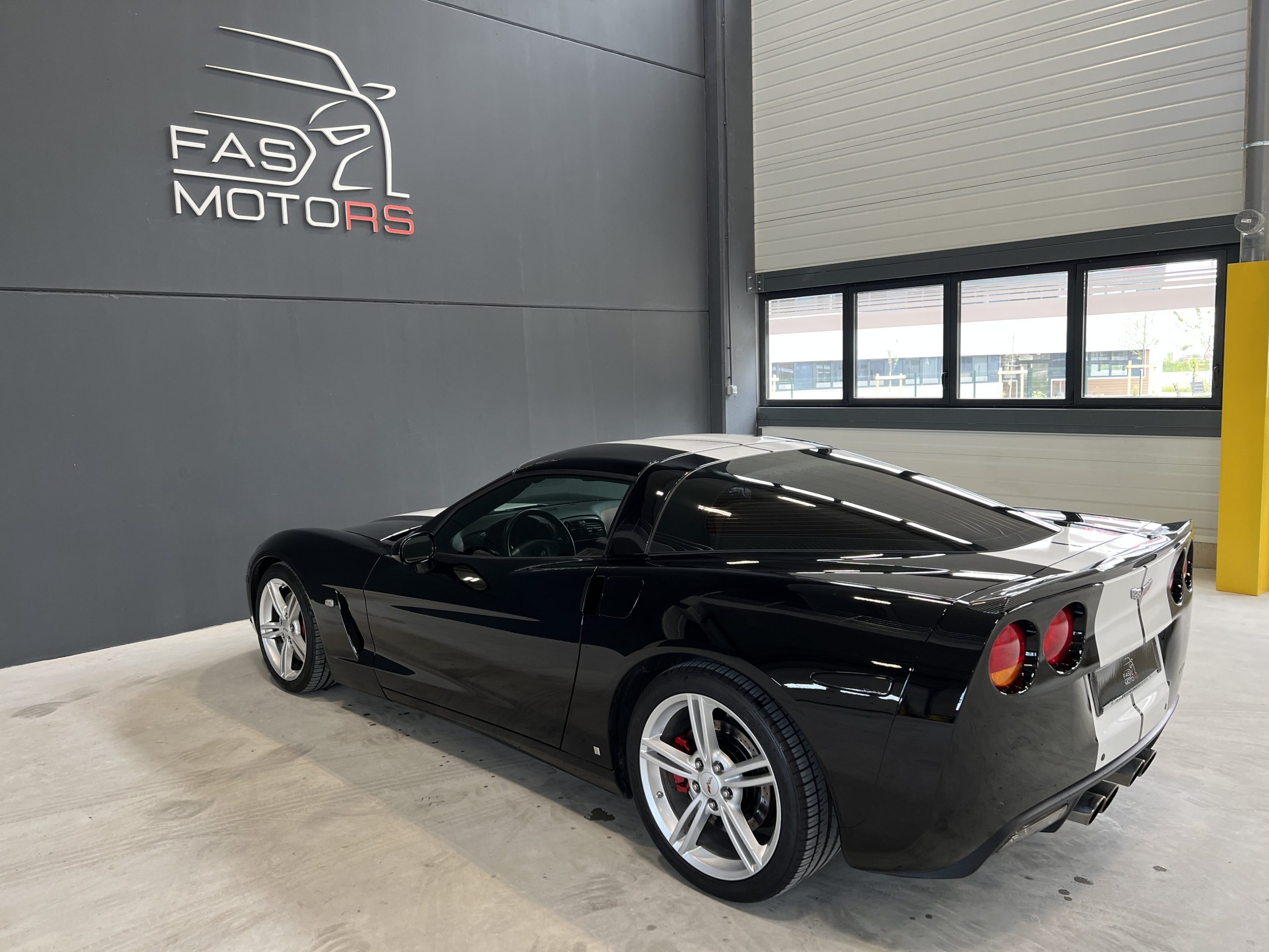 Chevrolet Corvette C6 Noire-blanche 5