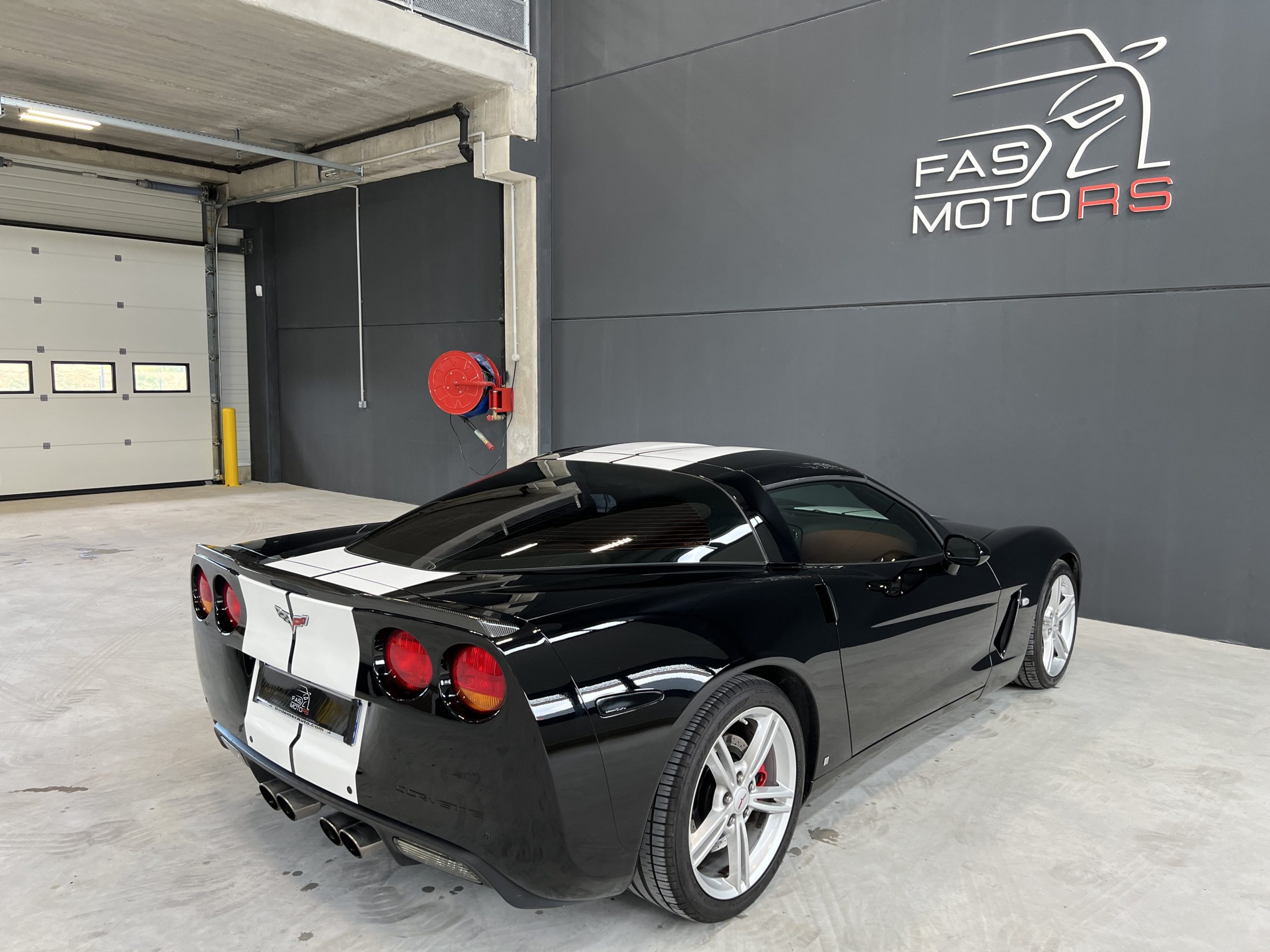 Chevrolet Corvette C6 Noire-blanche 6