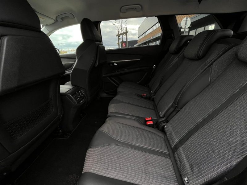 PEUGEOT 5008 II (2) 1.5 BLUEHDI 130 S&S ALLURE PACK EAT8 - GARANTIE