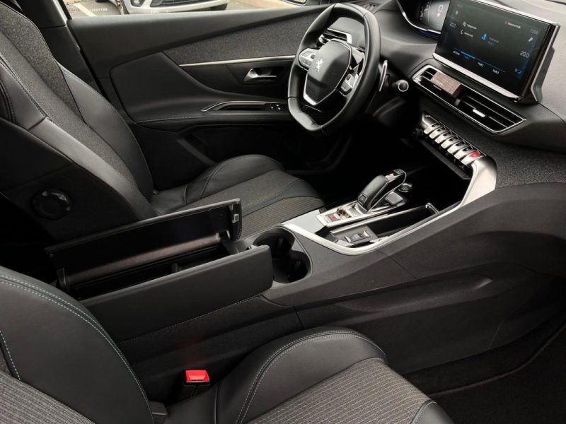 PEUGEOT 5008 II (2) 1.5 BLUEHDI 130 S&S ALLURE PACK EAT8 - GARANTIE
