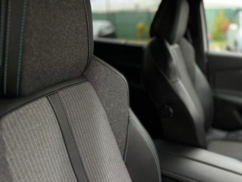 PEUGEOT 5008 II (2) 1.5 BLUEHDI 130 S&S ALLURE PACK EAT8 - GARANTIE