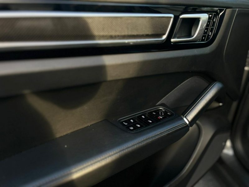 PORSCHE CAYENNE 3.0 V6 462CH E-HYBRID - GARANTIE