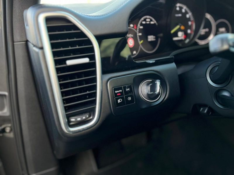 PORSCHE CAYENNE 3.0 V6 462CH E-HYBRID - GARANTIE