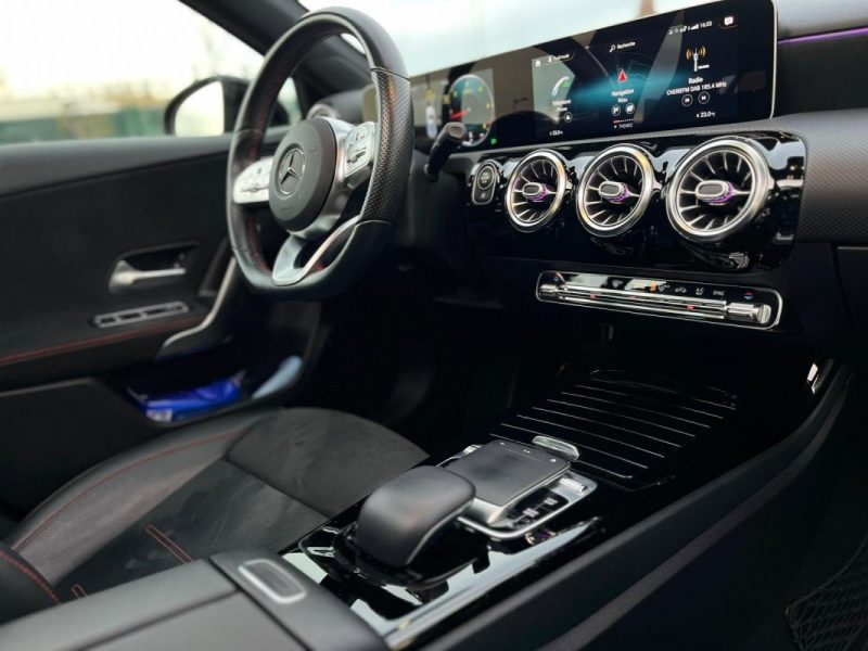 MERCEDES CLASSE A  IV 200 D AMG LINE 8G-DCT - GARANTIE