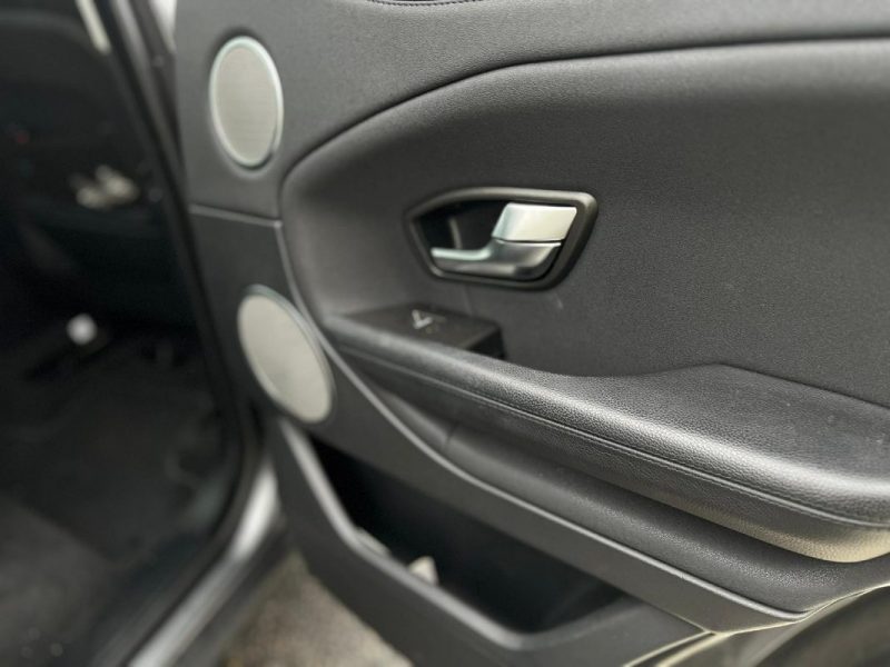 LAND ROVER RR EVOQUE 2.0 TD4 180 SE DYNAMIC BVA - GARANTIE