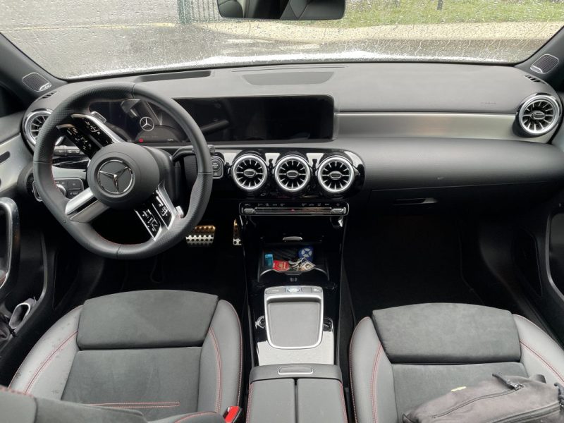 MERCEDES A200D AMG LINE 2024 - 5000 Kms - Toit ouvrant 