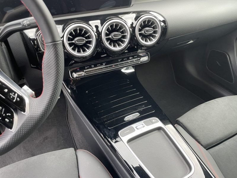 MERCEDES A200D AMG LINE 2024 - 5000 Kms - Toit ouvrant 