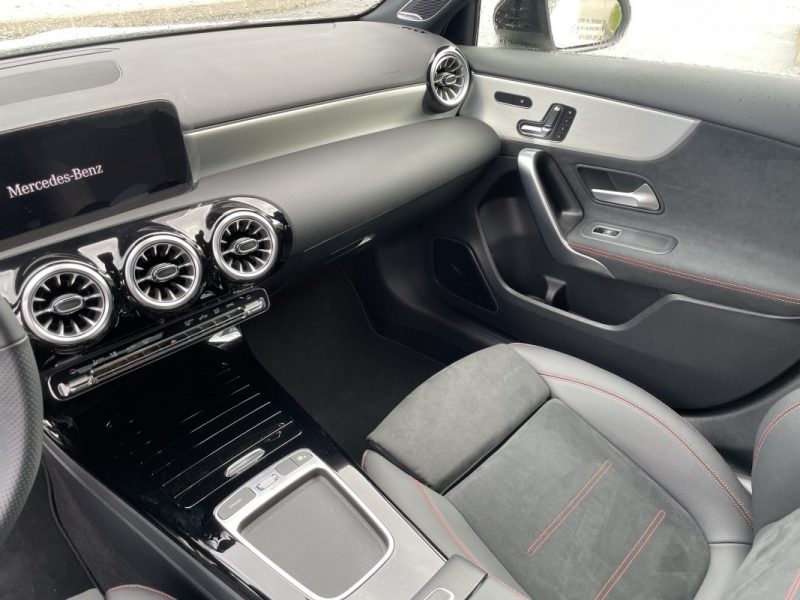 MERCEDES A200D AMG LINE 2024 - 5000 Kms - Toit ouvrant 