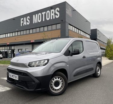 TOYOTA PROACE 3  TOYOTA PROACE CITY (2) FOURGON MEDIUM 1.5 130 D-4D BVA8 DYNAMIC 2025