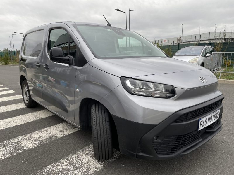TOYOTA PROACE 3  TOYOTA PROACE CITY (2) FOURGON MEDIUM 1.5 130 D-4D BVA8 DYNAMIC 2025
