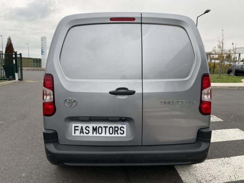 TOYOTA PROACE 3  TOYOTA PROACE CITY (2) FOURGON MEDIUM 1.5 130 D-4D BVA8 DYNAMIC 2025