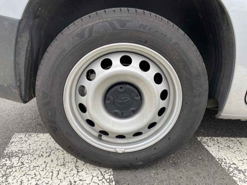 TOYOTA PROACE 3  TOYOTA PROACE CITY (2) FOURGON MEDIUM 1.5 130 D-4D BVA8 DYNAMIC 2025