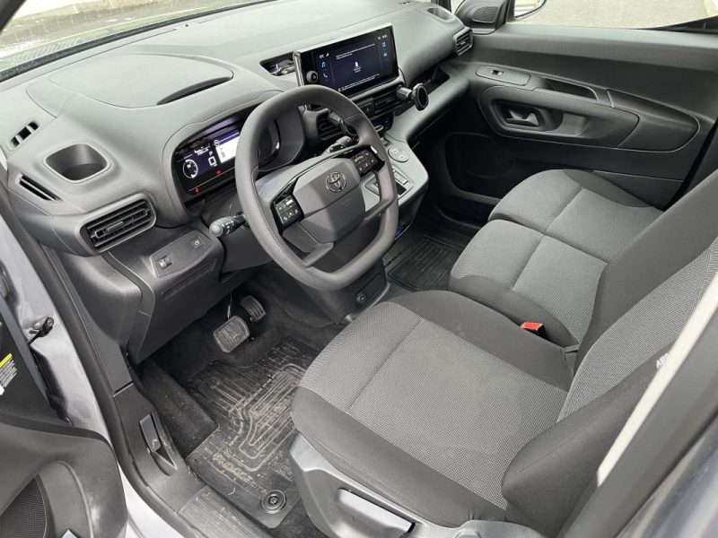 TOYOTA PROACE 3  TOYOTA PROACE CITY (2) FOURGON MEDIUM 1.5 130 D-4D BVA8 DYNAMIC 2025