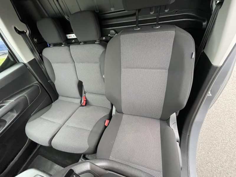 TOYOTA PROACE 3  TOYOTA PROACE CITY (2) FOURGON MEDIUM 1.5 130 D-4D BVA8 DYNAMIC 2025