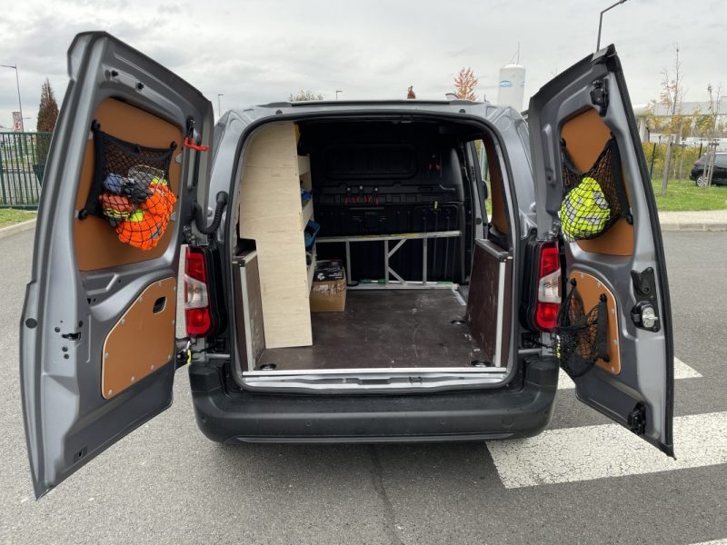 TOYOTA PROACE 3  TOYOTA PROACE CITY (2) FOURGON MEDIUM 1.5 130 D-4D BVA8 DYNAMIC 2025