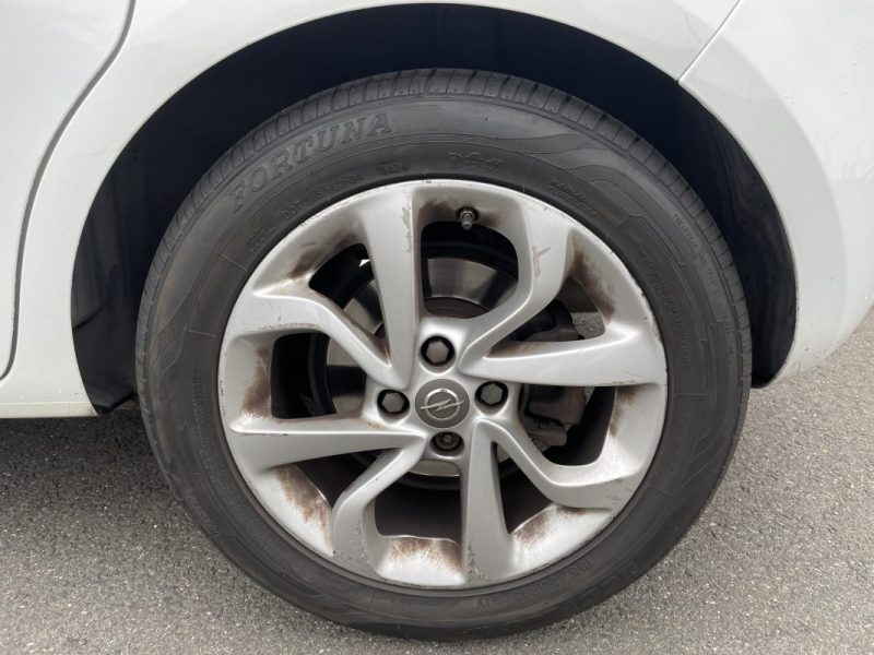 OPEL CORSA 1.4 TURBO 100CH EDITION START/STOP – PREMIÈRE MAIN – ENTRETIEN COMPLET