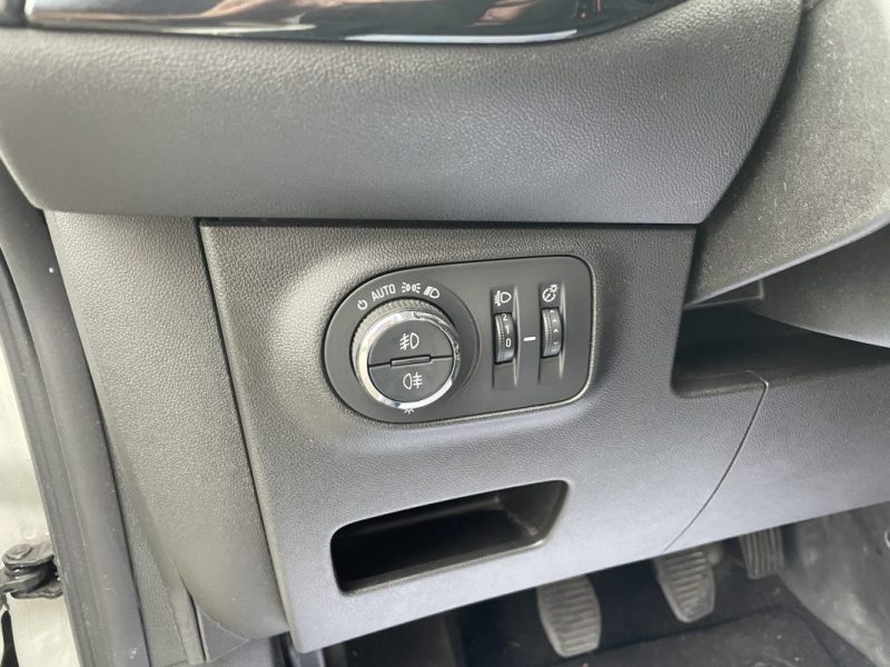 OPEL CORSA 1.4 TURBO 100CH EDITION START/STOP – PREMIÈRE MAIN – ENTRETIEN COMPLET