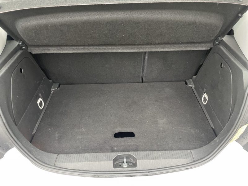 OPEL CORSA 1.4 TURBO 100CH EDITION START/STOP – PREMIÈRE MAIN – ENTRETIEN COMPLET