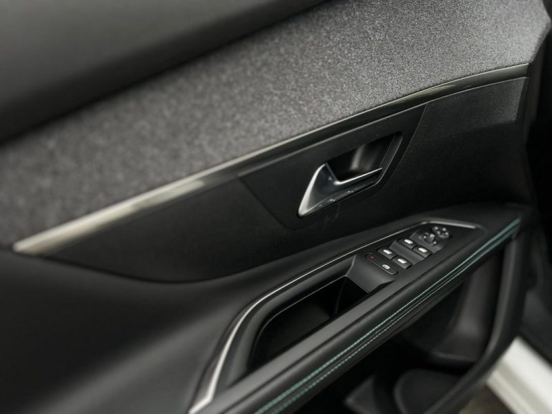 Peugeot 5008 1.5 BlueHDi 130 Allure Pack EAT8 • 7 Places • 2022