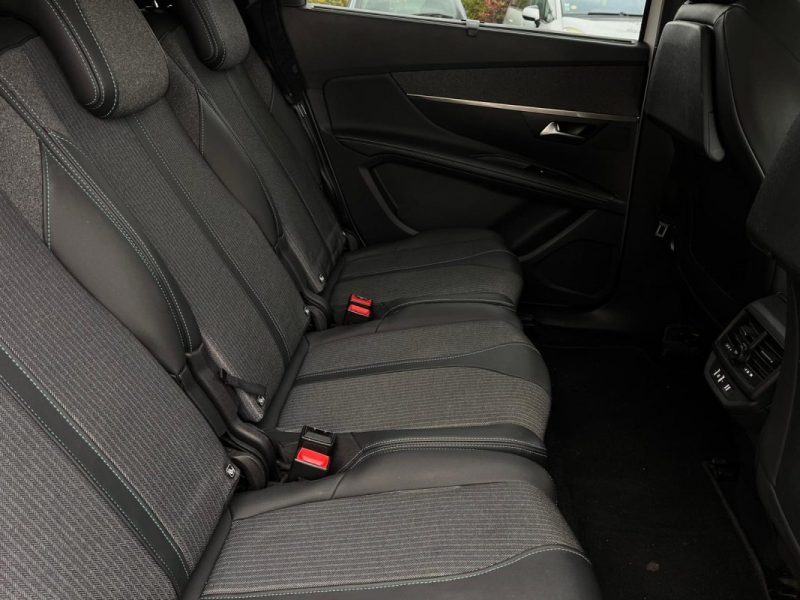 Peugeot 5008 1.5 BlueHDi 130 Allure Pack EAT8 • 7 Places • 2022