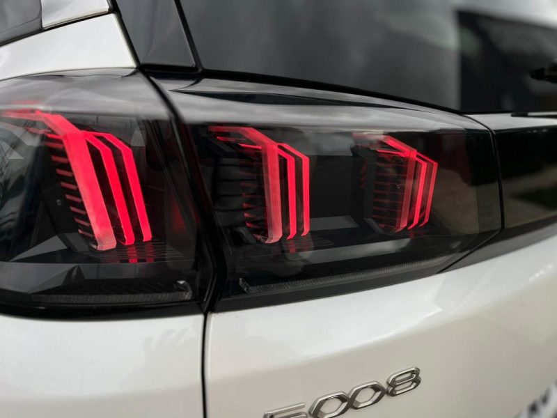 Peugeot 5008 1.5 BlueHDi 130 Allure Pack EAT8 • 7 Places • 2022