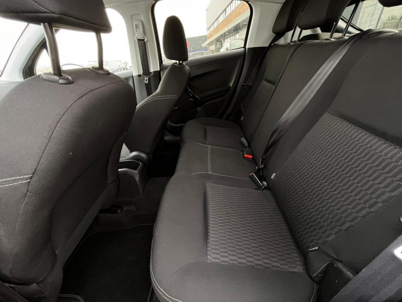PEUGEOT 208  ALLURE - DISTRI NEUVE