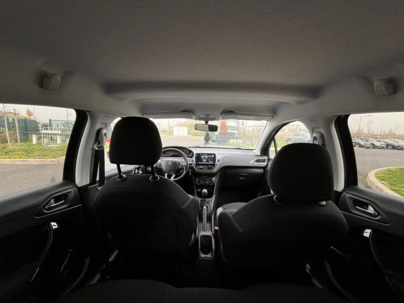 PEUGEOT 208  ALLURE - DISTRI NEUVE